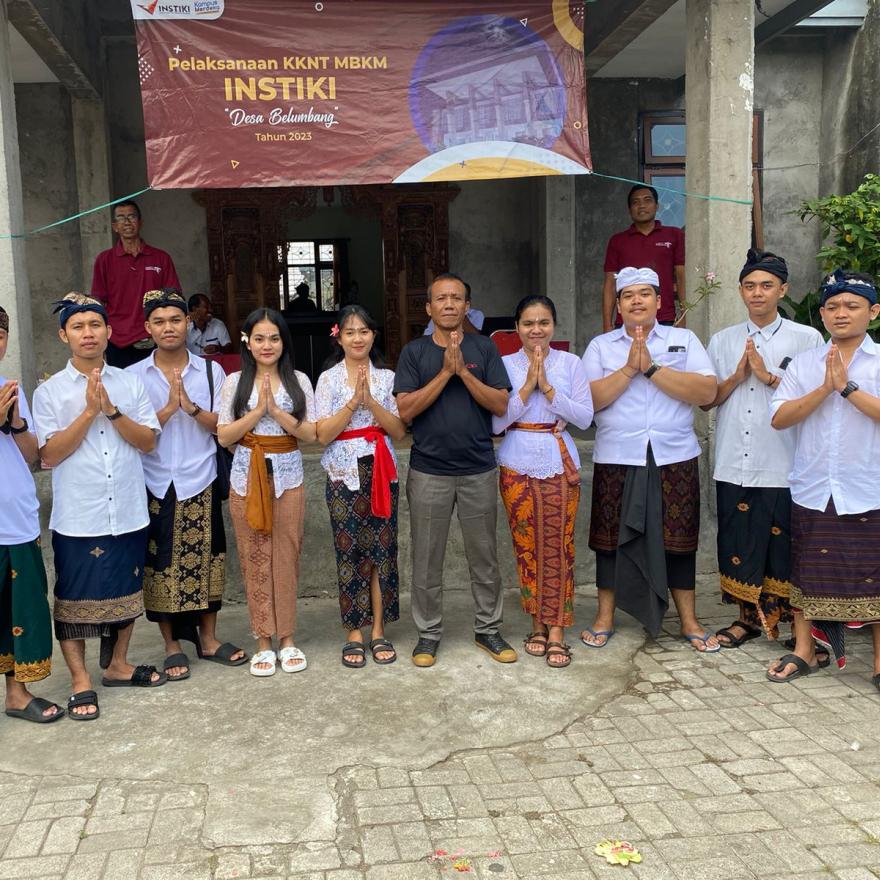 Matur Piuning di Desa Belumbang Oleh Mahasiswa KKNT INSTIKI